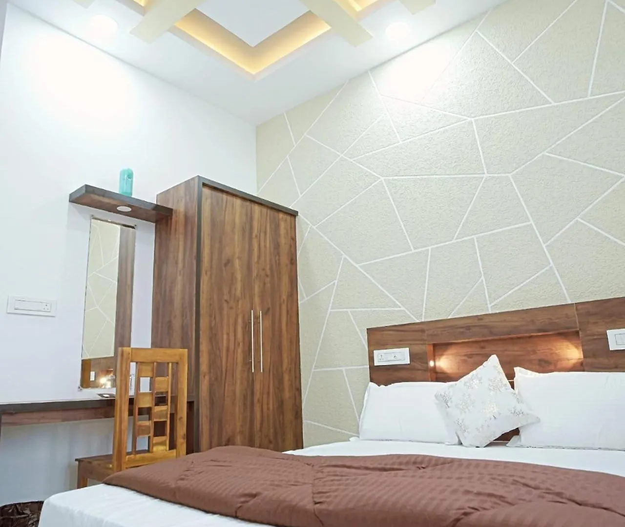Athira Holidays Inn Ramakkalmedu 民宿